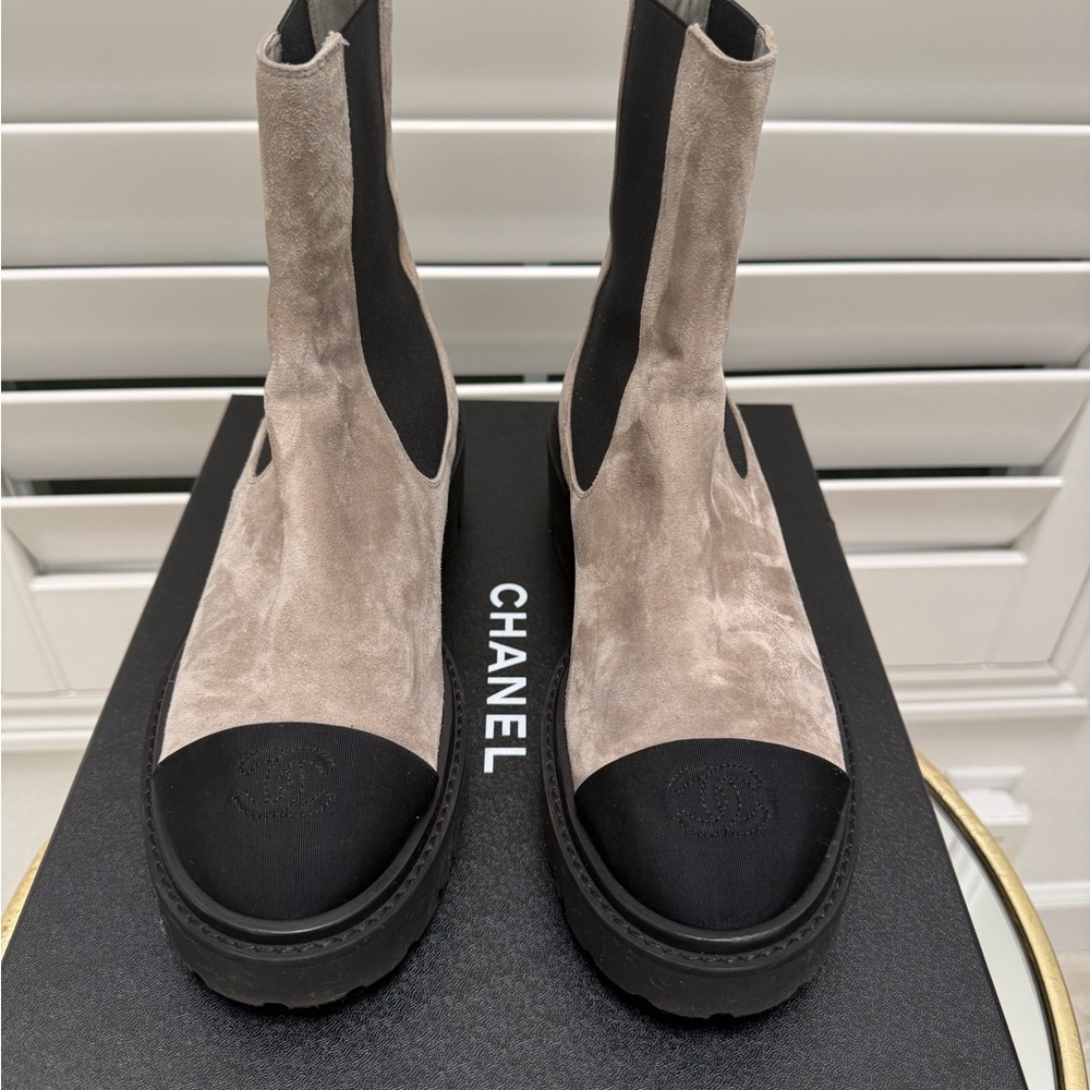 Chanel Bad Boy Calfskin & Suede CC Combat Ankle Boots Size EU40